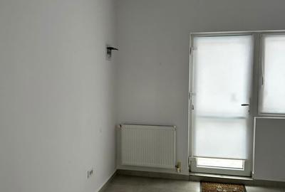 Spațiu comercial, de 60 mp, în Central - 4