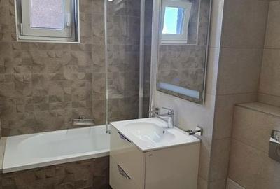 Apartament cu 3 camere decomandat în Decebal - 2