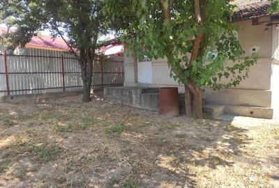 Casă cu 4 camere cu Teren 3656 Mp în Plătărești - 3