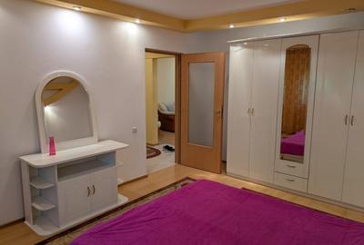 Apartament cu 3 camere decomandat, mobilat în Casa de Cultură - 5