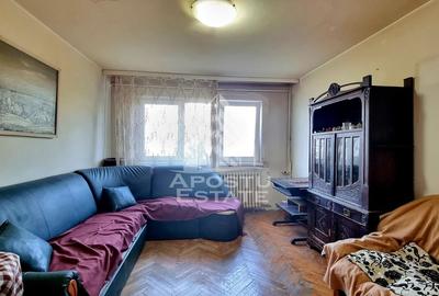 Apartament cu 3 camere, zona Dacia