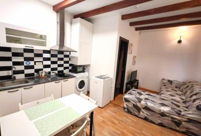 Inchiriere 2 camere in casa cu curte - 1