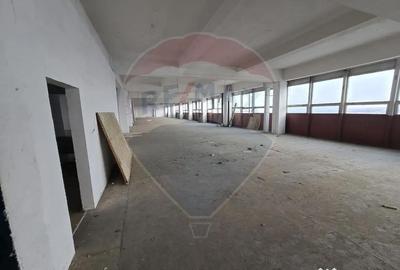 Spațiu comercial, de 2,428 mp, în Nord - 11