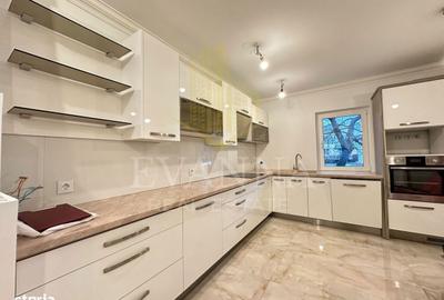 Apartament cu 3 camere decomandat în Central - 4