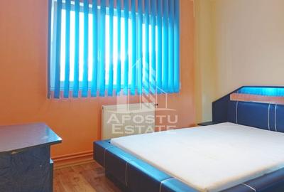 Apartament cu 3 camere decomandat, mobilat în UTA - 4