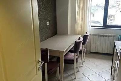 Apartament cu 4 camere decomandat, mobilat în Unirii - 1