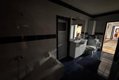 Casă individuală cu 8 camere cu Canalizare în Central - 13
