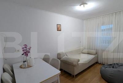 Apartament cu 3 camere, decomandat, cetate - 1