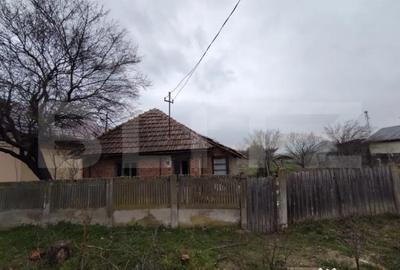 Casă cu 2 camere cu Teren 1006 Mp în Podari - 1