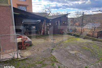 Casă cu 4 camere cu Teren 1017 Mp în Central - 1