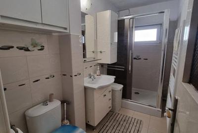 Apartament cu 3 camere semidecomandat în Girocului