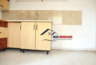 Casa batraneasca in Targoviste - Exterior nord, Laculete. - 7