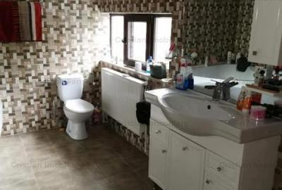 Casă cu 5 camere cu Canalizare în Central - 18