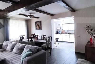 Casă cu 4 camere cu Teren 450 Mp în 1 Decembrie - 8