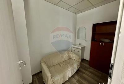 Spațiu comercial, de 220 mp, în Central - 6