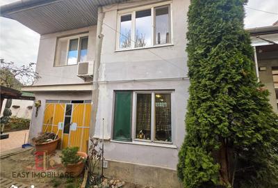 Casă cu 4 camere cu Teren 270 Mp în Central