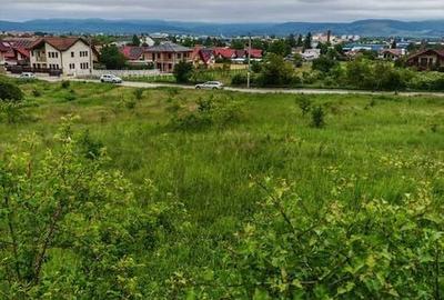 Teren de 2400 mp, în Zăvoi - 2