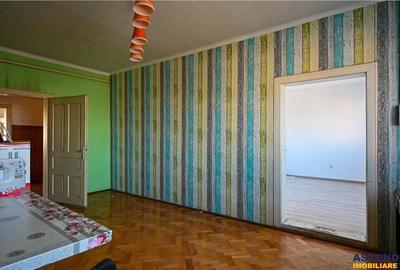 Spațiu comercial, de 9,000 mp, în Central - 13