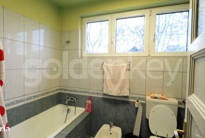 Casă cu 10 camere cu Canalizare în Domenii - 13