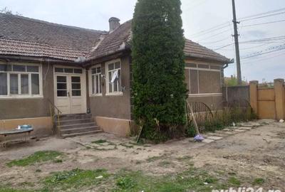 Casă cu 3 camere în Păuliș - 1