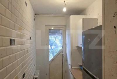 Apartament de vanzare, 46 mp, zona Micro 4 - 2