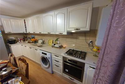 Casă cu 4 camere în Odaia Manolache - 8