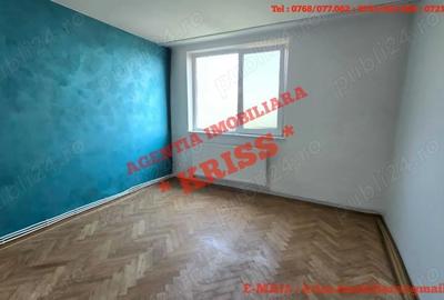 Apartament cu 3 camere semidecomandat în Calea București - 10