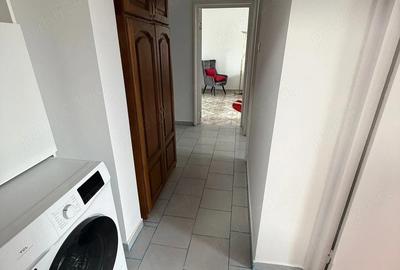 Apartament cu 3 camere decomandat în Rahova - 2