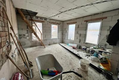 Casa de vanzare, cu 4 camere, 95 mp si pod la 15 minute de Bistrita - 2