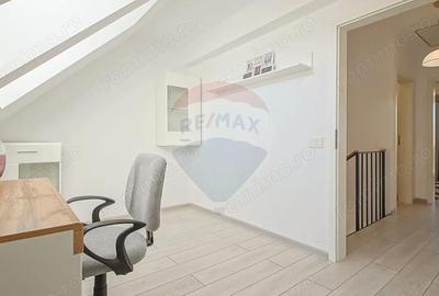 Apartament cu 3 camere semidecomandat în Tractorul - 2