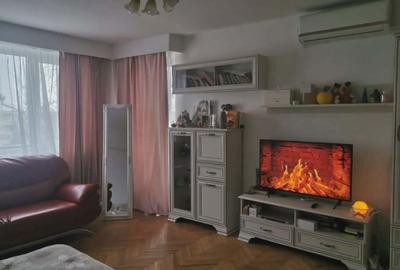 Apartament cu 3 camere decomandat în Ultracentral