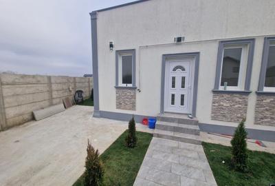 Duplex cu 3 camere cu Canalizare în Central - 14