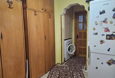 Vânzare apartament 2 camere decomandate – zona Nicolina,et 2 - 5