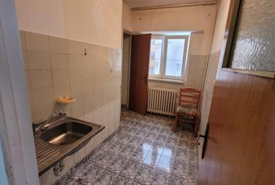 Piața Dorobanti, Radu Beller, garsoniera decomandată, balcon - 3