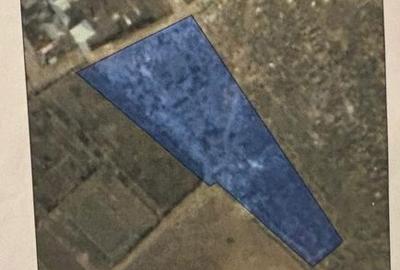 Teren de 4921 mp, în Central