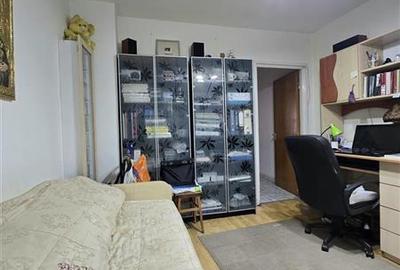 Apartament cu 3 camere semidecomandat în Teiul Doamnei - 5