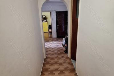 Apartament cu 3 camere decomandat în Berceni - 2