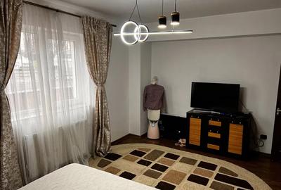 Apartament cu 3 camere decomandat în George Enescu - 5