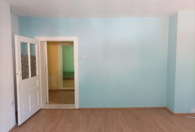 Casa 7 camere libera la vanzare zona Schei