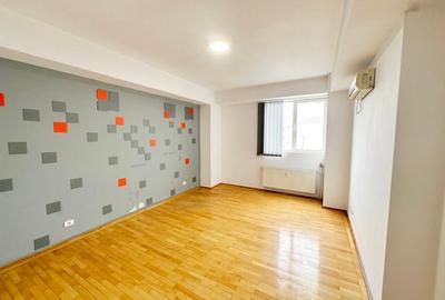 Bd. Unirii apartament spatios , 118 mp + terasa 30 mp - 4