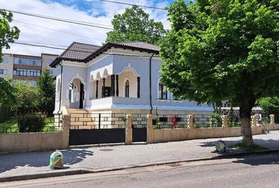 Casă individuală cu 5 camere cu Canalizare în Central - 2