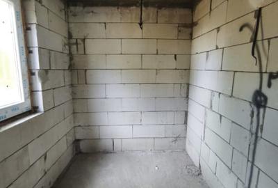 Casă cu 5 camere cu Teren 4400 Mp în Central - 9