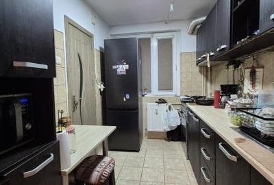 Apartament cu 3 camere decomandat în Dristor - 2