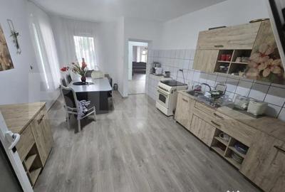 Casă cu 9 camere cu Teren 750 Mp în Cetate - 16