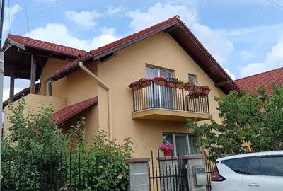 Casă cu 3 camere în Giroc