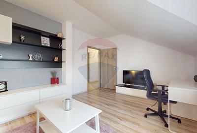 Apartament cu 2 camere decomandat, mobilat în Tractorul - 5