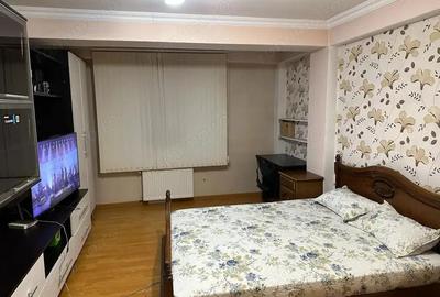 Garsonieră decomandată în Titan