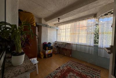 Apartament cu 3 camere decomandat în 22 Decembrie - 8