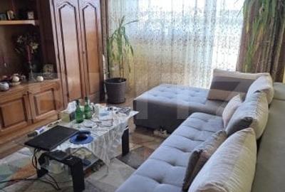 Apartament de vanzare, cu 4 camere, 4 balcoane, 75 mp, zona Blv Bucuresti