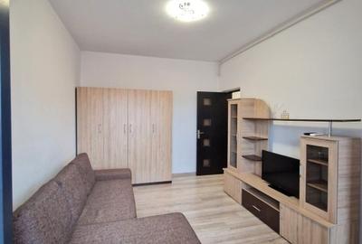 Garsonieră decomandată în 13 Septembrie